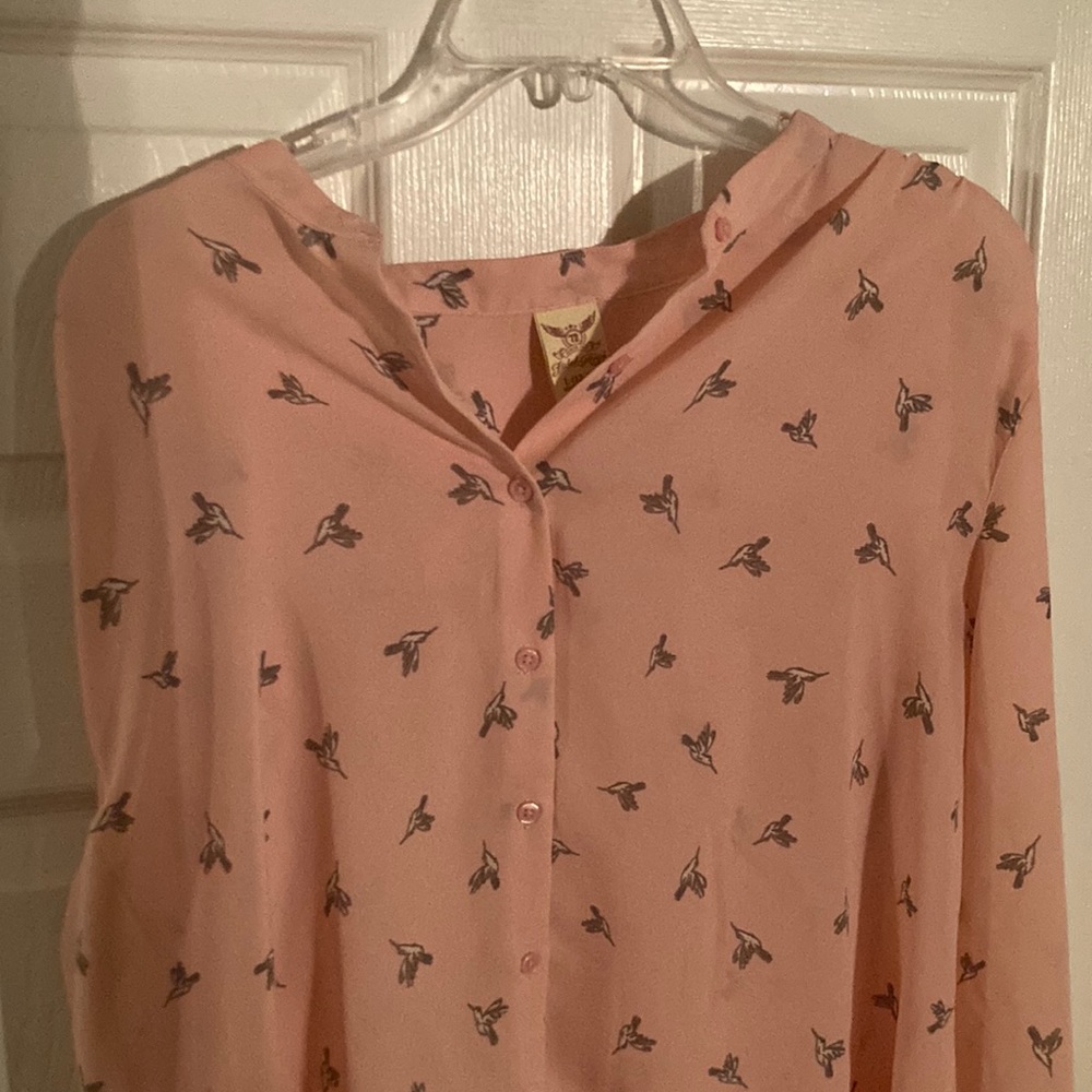 Faded Glory light pink bird shirt